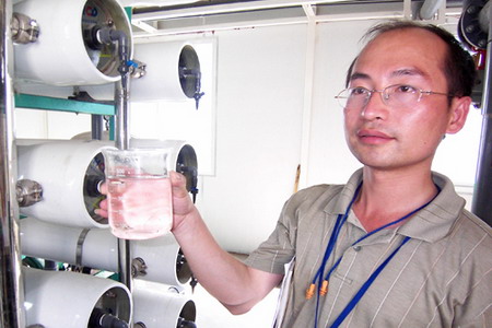 华美线业采用反渗透法改造的污水处理系统及中水回用设备出水可种花养鱼