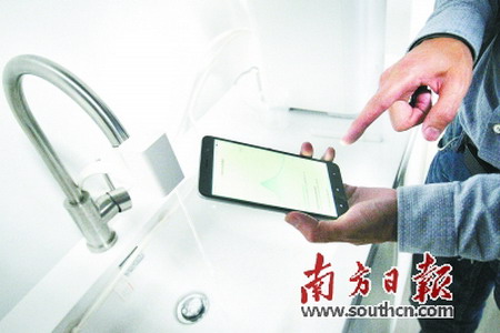 小米净水器的用户可随时通过手机查看水质等
