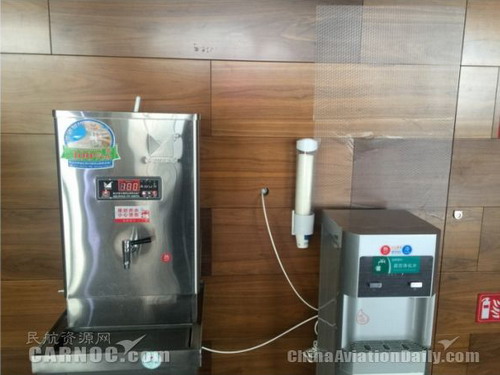 新疆富蕴机场定期更换直饮水滤芯确保员工饮用水安全