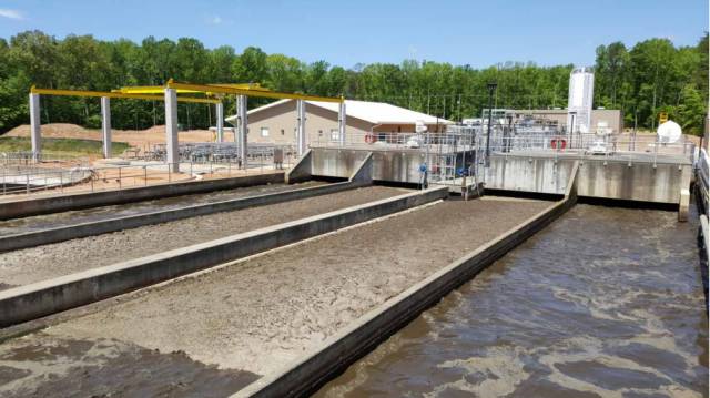 ▲改建后的NERA污水厂，改建的Carrousel氧化沟位于图片前部，MFS膜系统位于图中左上角