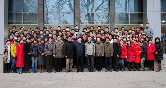 2009年1月7日，徐南平院士率南京工业大学膜科学技术研究所团队人员的合影
