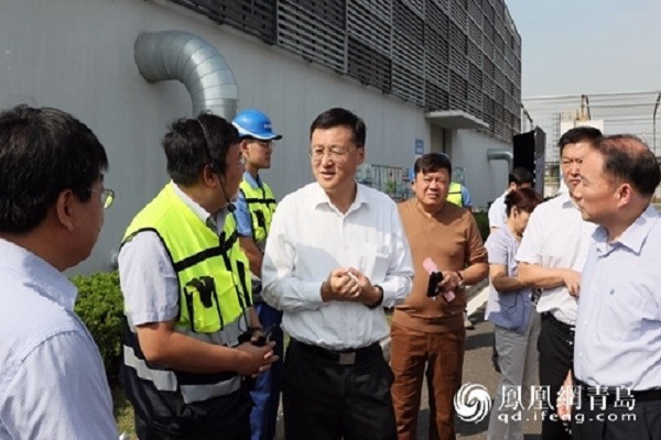 青岛市政协主席杨军带队赴百发海水淡化工厂实地考察