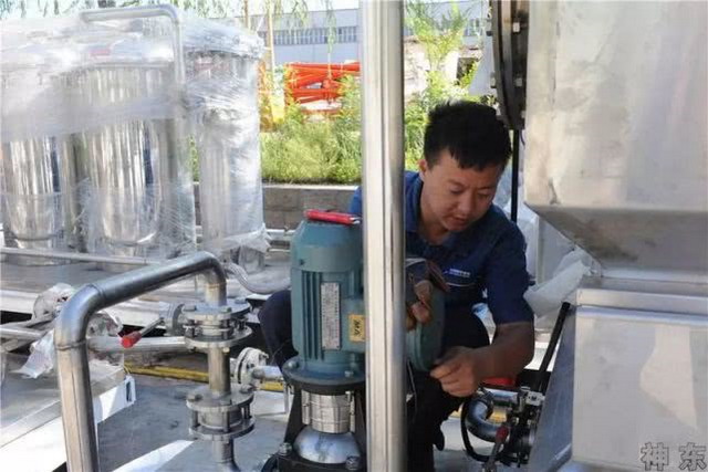 神东煤业研发世界首套纯水液压支架试用成功正式投用