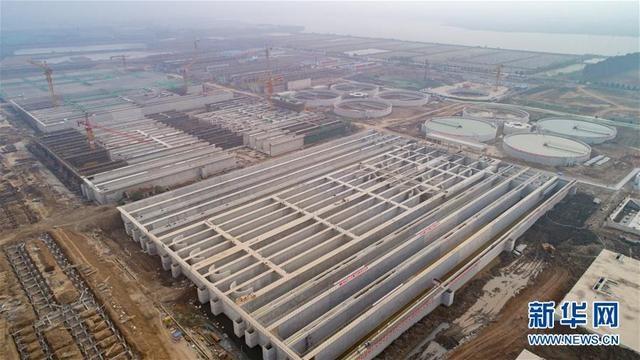 正在安装膜设备武汉市北湖污水处理厂年底将全部完工