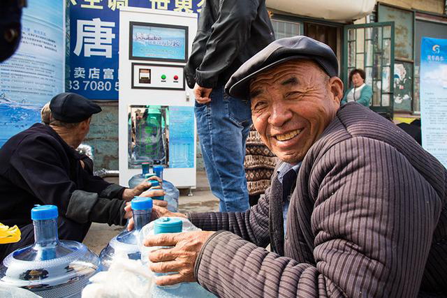 青岛源泉首创农村优质饮用水一体化项目让百姓喝好水