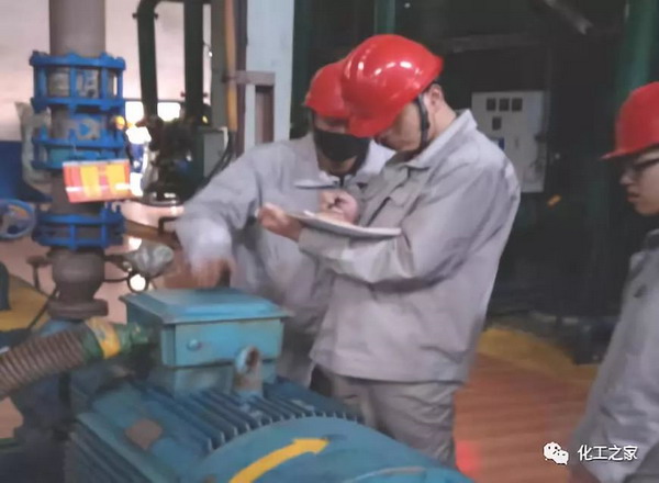 鄂尔多斯电力冶金集团动力分厂组织反渗透知识的培训