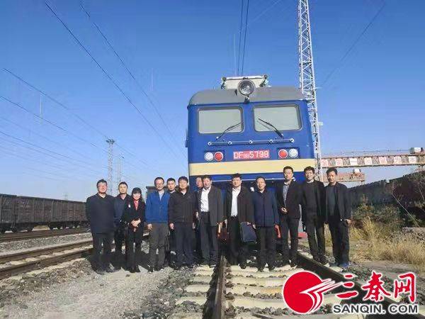 铜川矿业铁运分公司为新机车在车站配备反渗透水设备