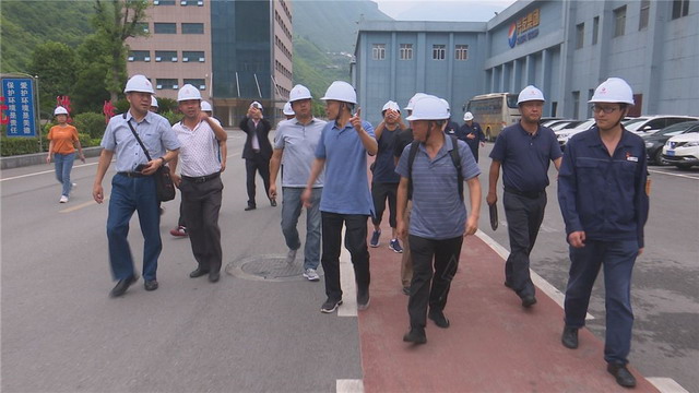 云南澄江县政府考察团赴湖北兴发集团取经绿色磷化工