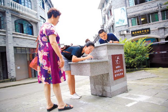 重庆市荣昌区万灵镇特色风貌街公共饮水设施正式投用