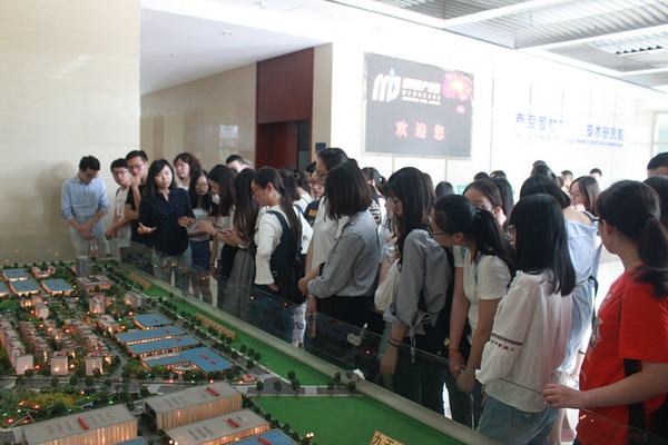 南京审计大学工商管理学院大学生赴膜科技产业园参访