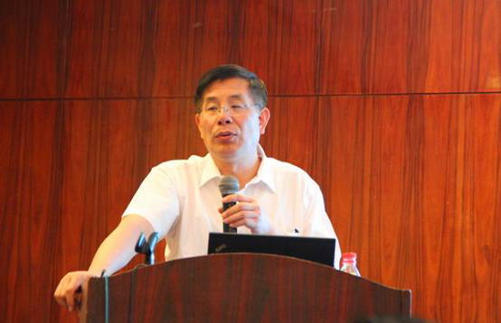 中国科学院秘书长邓麦村做了题为“供给侧结构性改革与科技创新”的报告