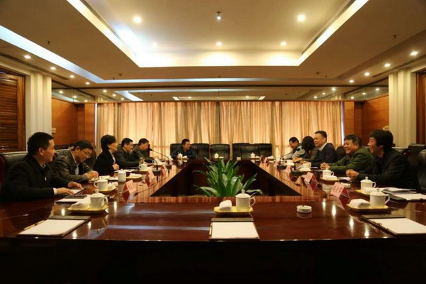 中材高新考察团一行赴湘东陶瓷产业基地洽谈项目合作