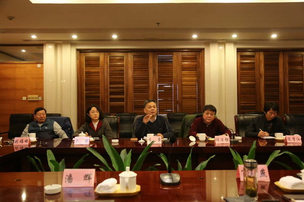 中材高新考察团一行赴湘东陶瓷产业基地洽谈项目合作