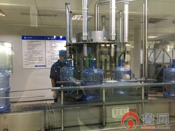 纯净水生产企业力源水业举办“透明工厂”体验日活动 纯净水生产企业力源水业举办“透明工厂”体验日活动