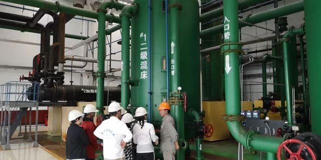 就业实践小分队参观国电大同第二发电厂中水处理系统