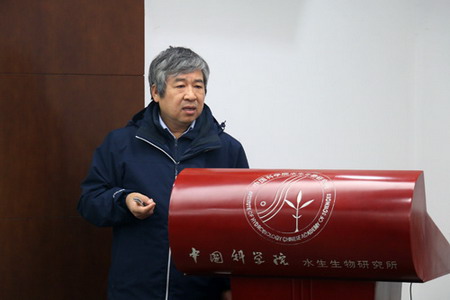 张振家教授应邀到中国科学院水生生物研究所学术交流 张振家教授应邀到中国科学院水生生物研究所学术交流