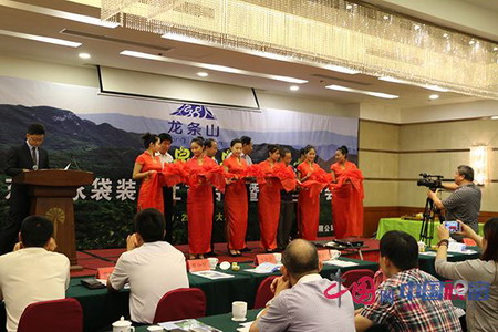 潍坊樱泉水业举办全省首家袋装水启动上市产品推介会 潍坊樱泉水业举办全省首家袋装水启动上市产品推介会