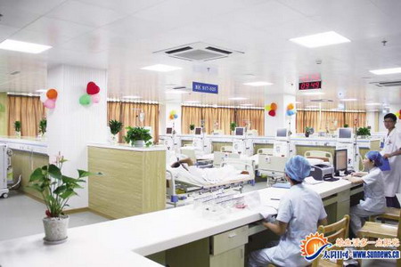 一流的血透室投入使用（通讯员　黄彩虹 摄）