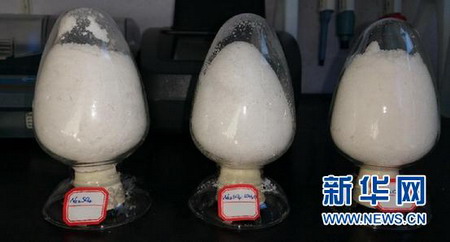 图2. 分离得到的硫酸钠、十水硫酸钠和氯化钠展示样