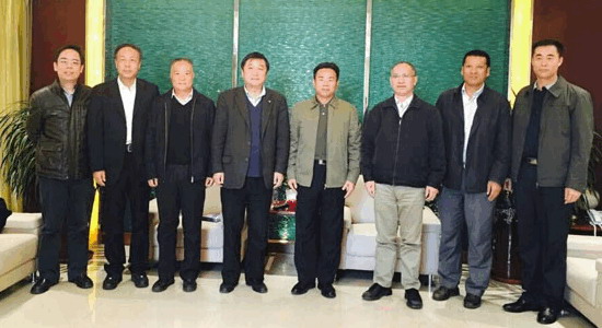 3月3日,三沙市肖杰市长(右四)在京会见侯立安院士(左三)等市生态环保专家委员会成员(南海网李明镜摄) 3月3日,三沙市肖杰市长(右四)在京会见侯立安院士(左三)等市生态环保专家委员会成员(南海网李明镜摄)