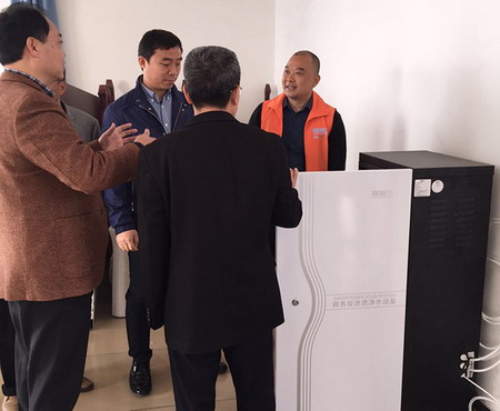 冯永刚总经理亲自带队指导安装测试净水机 冯永刚总经理亲自带队指导安装测试净水机