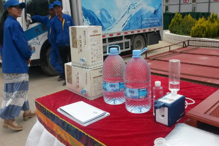 4条大昭圣泉生产线主要生产5L桶装水、5L、10L、20L袋装水及360mL瓶装水 4条大昭圣泉生产线主要生产5L桶装水、5L、10L、20L袋装水及360mL瓶装水