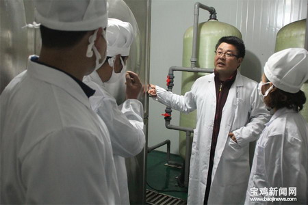 陕西眉县80后创业青年杨文涛开发“太白山泉”艰辛路 陕西眉县80后创业青年杨文涛开发“太白山泉”艰辛路