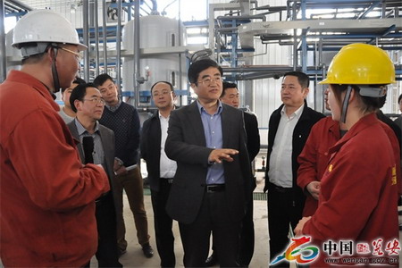 3月1日,贵州省委常委、副省长慕德贵率队考察贵州芭田生态工程有限公司废水处理设施建设情况 3月1日,贵州省委常委、副省长慕德贵率队考察贵州芭田生态工程有限公司废水处理设施建设情况