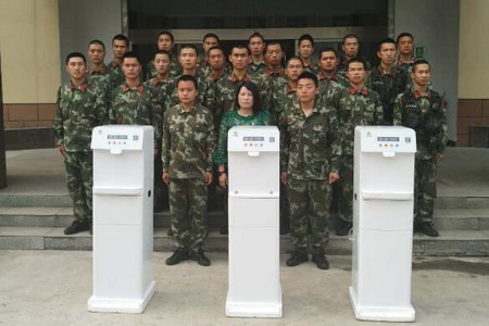 拥军模范李雁端午节为睢宁县武警中队送去三台净水机 拥军模范李雁端午节为睢宁县武警中队送去三台净水机