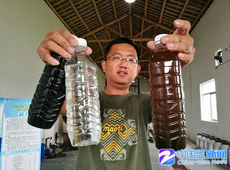 右侧为养猪场沼液原液,左侧分别为经过膜分离处理后的浓缩液(液体有机肥)、“中水”(可循环利用的水) 右侧为养猪场沼液原液,左侧分别为经过膜分离处理后的浓缩液(液体有机肥)、“中水”(可循环利用的水)