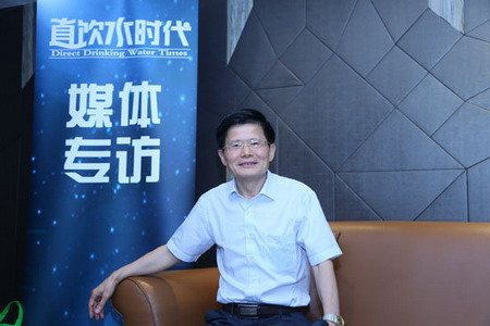 广东碧丽饮水设备有限公司董事长巫宗权高级工程师 广东碧丽饮水设备有限公司董事长巫宗权高级工程师