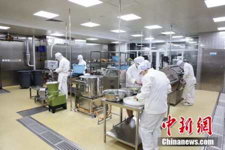 设在CBD商场内的“饭美美微厨” 设在CBD商场内的“饭美美微厨”