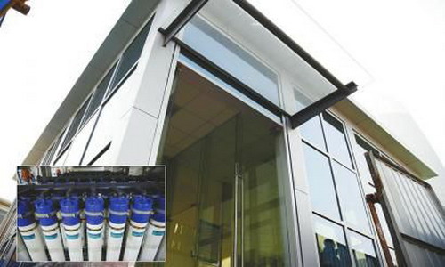 济南趵突泉先观后用工程位于普利街东口的全市首座泉水泵站超滤机组 济南趵突泉先观后用工程位于普利街东口的全市首座泉水泵站超滤机组