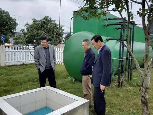 杭州萧山环境集团韩国华董事长到桐庐县瑶琳镇参观中海龙一体化智能污水处理器 杭州萧山环境集团韩国华董事长到桐庐县瑶琳镇参观中海龙一体化智能污水处理器