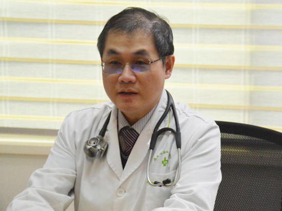 台湾心内科专家为远东医院医护人员讲解ECMO急救装置 台湾心内科专家为远东医院医护人员讲解ECMO急救装置