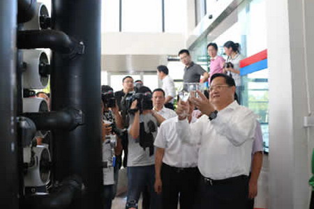 9月30日,台州市委副书记、市长张兵视察台州市水处理发展有限公司3.8万吨中水提标改造工程 9月30日,台州市委副书记、市长张兵视察台州市水处理发展有限公司3.8万吨中水提标改造工程
