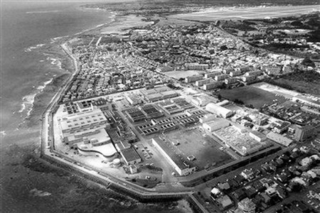 日本冲绳北古海水淡化厂为日本目前最大的海水淡化厂,日生产水量为4万吨,占地面积约1.2万平方米 。海水经过反渗透处理生产淡水,且水质达到生活饮用水的标准。 日本冲绳北古海水淡化厂为日本目前最大的海水淡化厂,日生产水量为4万吨,占地面积约1.2万平方米 。海水经过反渗透处理生产淡水,且水质达到生活饮用水的标准。