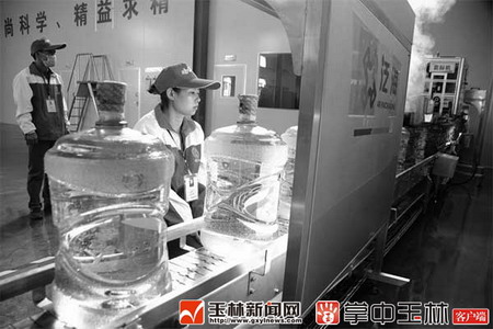 娃哈哈授权广西润源年产21万吨包装饮用水生产线投产 娃哈哈授权广西润源年产21万吨包装饮用水生产线投产