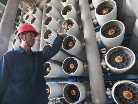 大庆石化公司水气厂每小时处理225吨的污水回用装置 大庆石化公司水气厂每小时处理225吨的污水回用装置