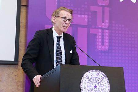 联合国PPP中心主任杰弗里·汉密尔顿(Geoffrey Hamilton)先生 联合国PPP中心主任杰弗里·汉密尔顿(Geoffrey Hamilton)先生