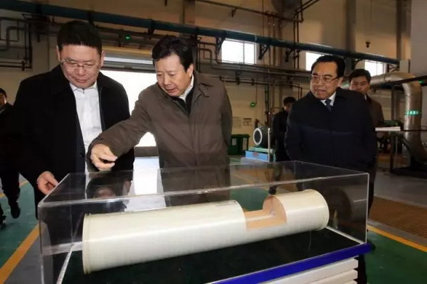 百发厂现场品尝市委书记李群为青岛淡化海水“代言” 百发厂现场品尝市委书记李群为青岛淡化海水“代言”