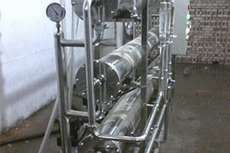 为开环保自行开发设计、制造出用于山东天诺光电材料有限公司处理量为40吨/日电镀与线路板废水处理回用设备,废水中的有价值的金属离子(镍、铜、铬)等经过处理可重新回收,处理后的废水可作为工艺水回用 为开环保自行开发设计、制造出用于山东天诺光电材料有限公司处理量为40吨/日电镀与线路板废水处理回用设备,废水中的有价值的金属离子(镍、铜、铬)等经过处理可重新回收,处理后的废水可作为工艺水回用