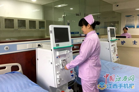 据中国江西网萍乡2017年3月28日讯 为了满足萍乡市尿毒症患者行血透治疗的需要,改善透析患者日益拥挤的就诊环境,萍乡汉和医院根据需要和相关政策引导,积极开建血液透析室,于3月28日正式开业。 据中国江西网萍乡2017年3月28日讯 为了满足萍乡市尿毒症患者行血透治疗的需要,改善透析患者日益拥挤的就诊环境,萍乡汉和医院根据需要和相关政策引导,积极开建血液透析室,于3月28日正式开业。