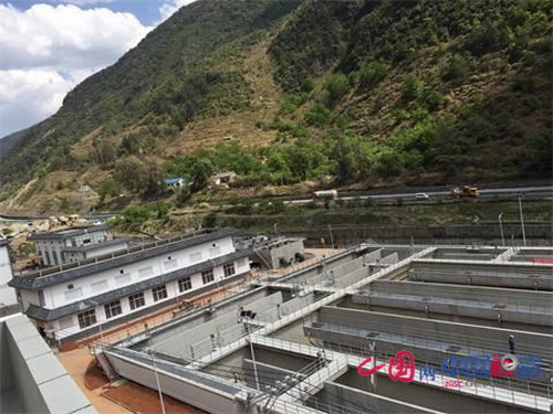 云南水务运营的大理市第一污水厂二期工程是公司与北京碧水源联手采用行业先进的MBR技术,显著提高了污水处理效果。 云南水务运营的大理市第一污水厂二期工程是公司与北京碧水源联手采用行业先进的MBR技术,显著提高了污水处理效果。
