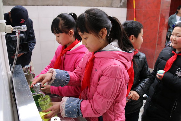 爱心企业支持四川简阳市乡镇学校“直饮水”项目启动 爱心企业支持四川简阳市乡镇学校“直饮水”项目启动