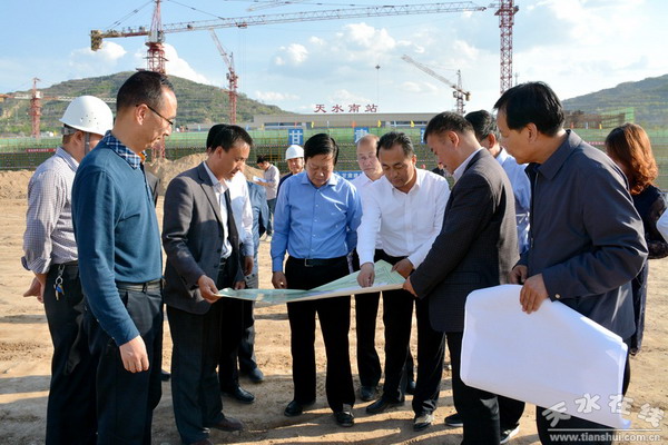杨维俊市长对天水市部分重点项目建设情况进行督促检查和现场推进