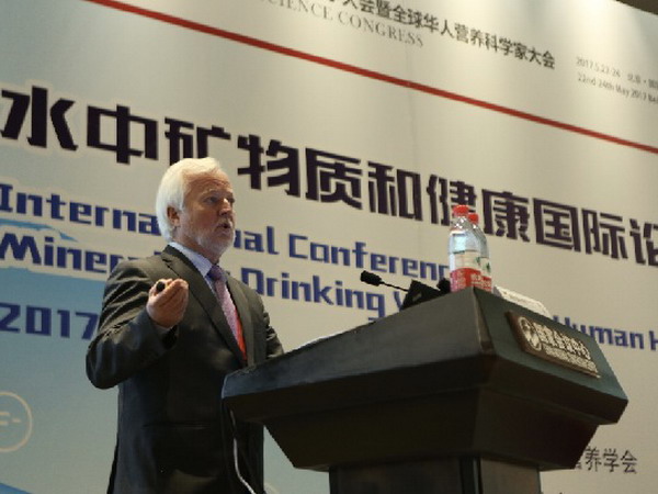 德国柏林自由大学教授、德国镁研究学会前主席于尔根·福曼(Jürgen Vormann) 德国柏林自由大学教授、德国镁研究学会前主席于尔根·福曼(Jürgen Vormann)