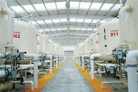 “大连石化环保行”儿童专场海水淡化装置品尝淡化水 “大连石化环保行”儿童专场海水淡化装置品尝淡化水
