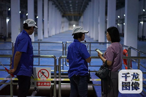 6月10日上午,参加第二届“首都国企开放日”活动的北京市民共70余人走进北排集团槐房再生水厂,了解亚洲最大的地下“水”工厂 6月10日上午,参加第二届“首都国企开放日”活动的北京市民共70余人走进北排集团槐房再生水厂,了解亚洲最大的地下“水”工厂