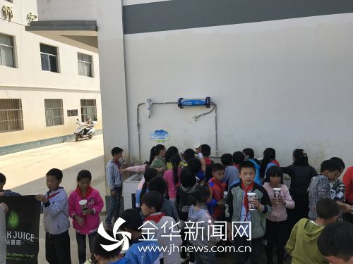 永康市崇德学校爱心公益捐助云南13所学校用上净水器